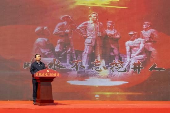 在《指环王》中，为何甘道夫把Frodo视为英雄？